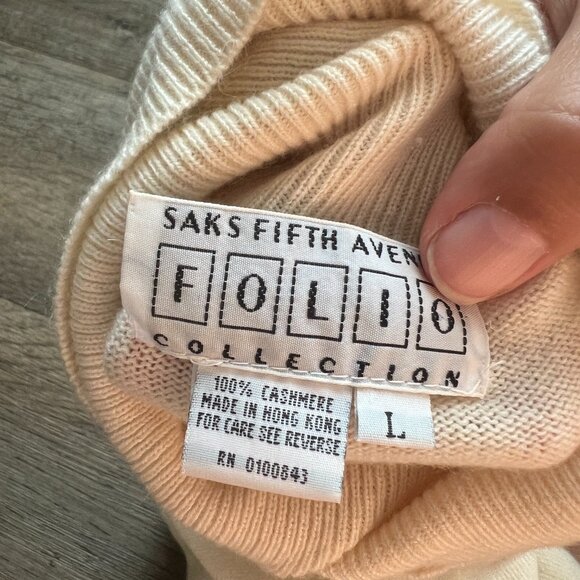 Saks Fifth Avenue cashmere top - Picture 7 of 7